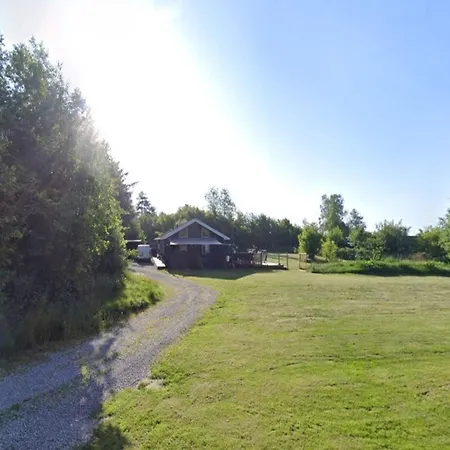 6 Person In Saltum-by Traum